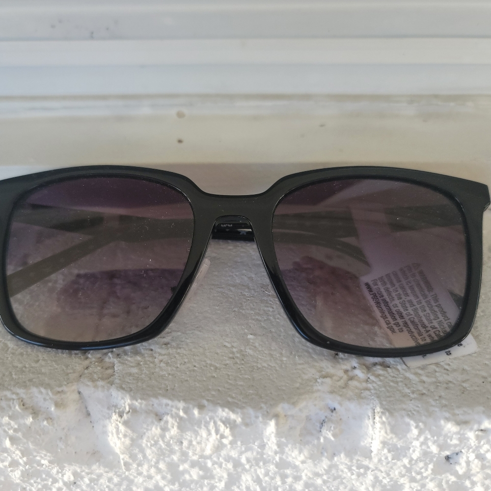 MCM Sunglasses - Picture 3 of 4